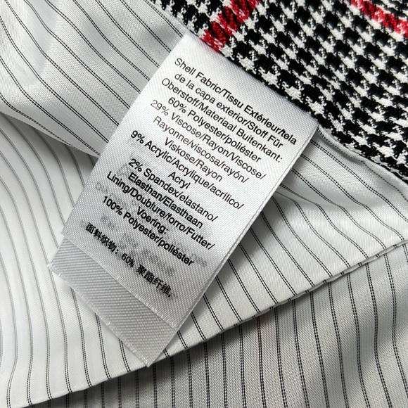 NWOT DKNY Woman’s V Neckline Plaid Cape Jacket with lining, Size XS - Picture 10 of 10